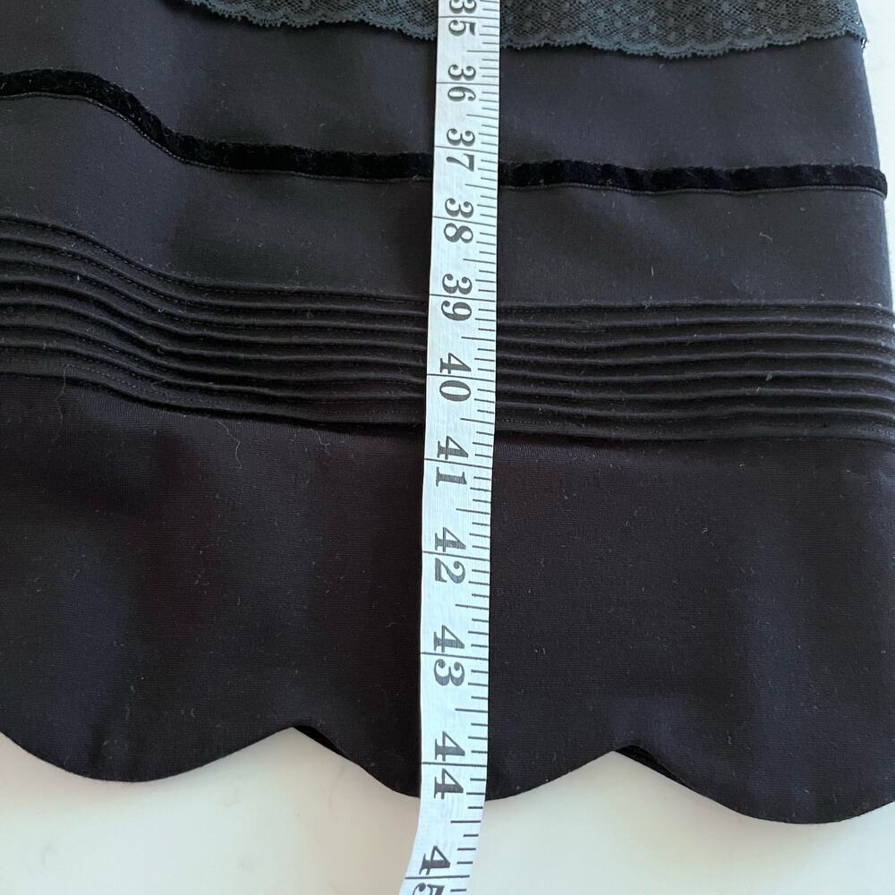 Red Valentino Black Short Sleeve Lace Velvet Trim Scalloped Knee Length Dress L - Picture 12 of 14